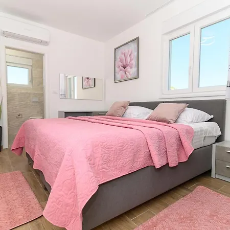 By The Sea - 18879 Apartment