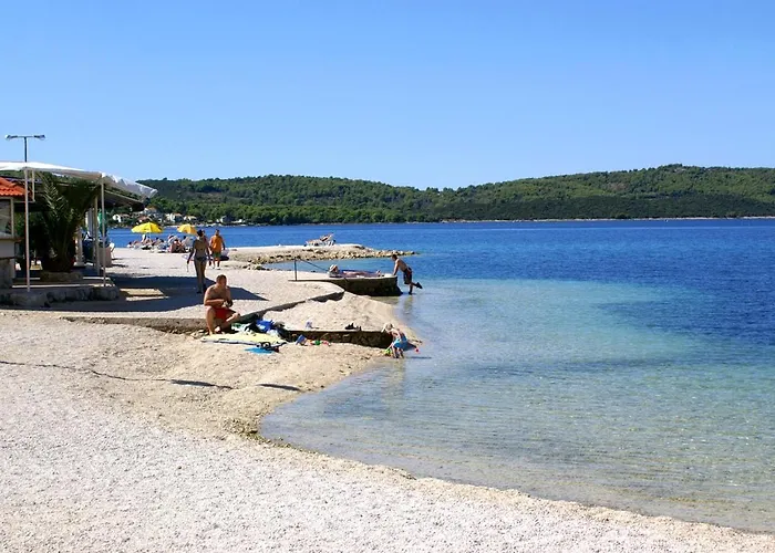 By The Sea - 18879 * 特罗吉尔